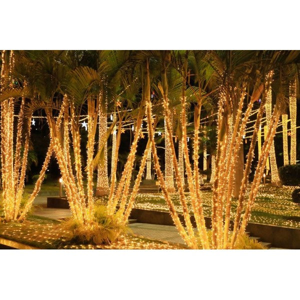 Serie de luces LED cálidas tipo guirnalda de 30 metros